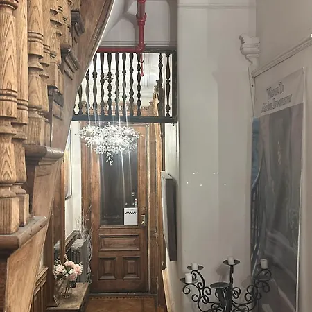 Harlem Brownstone-3